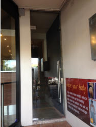 Frameless Glass Entry Door 