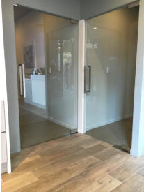 Frameless Pivot Doors